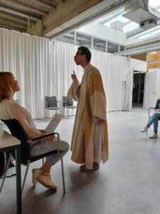 tekst priester